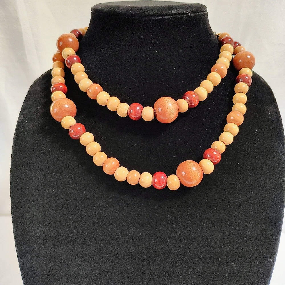 Brown and Red Beaded Necklace with Gradient Design